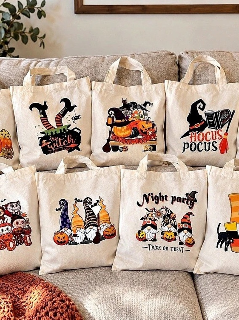 9 different Halloween Graphic Tote Bag in Beige & Orange